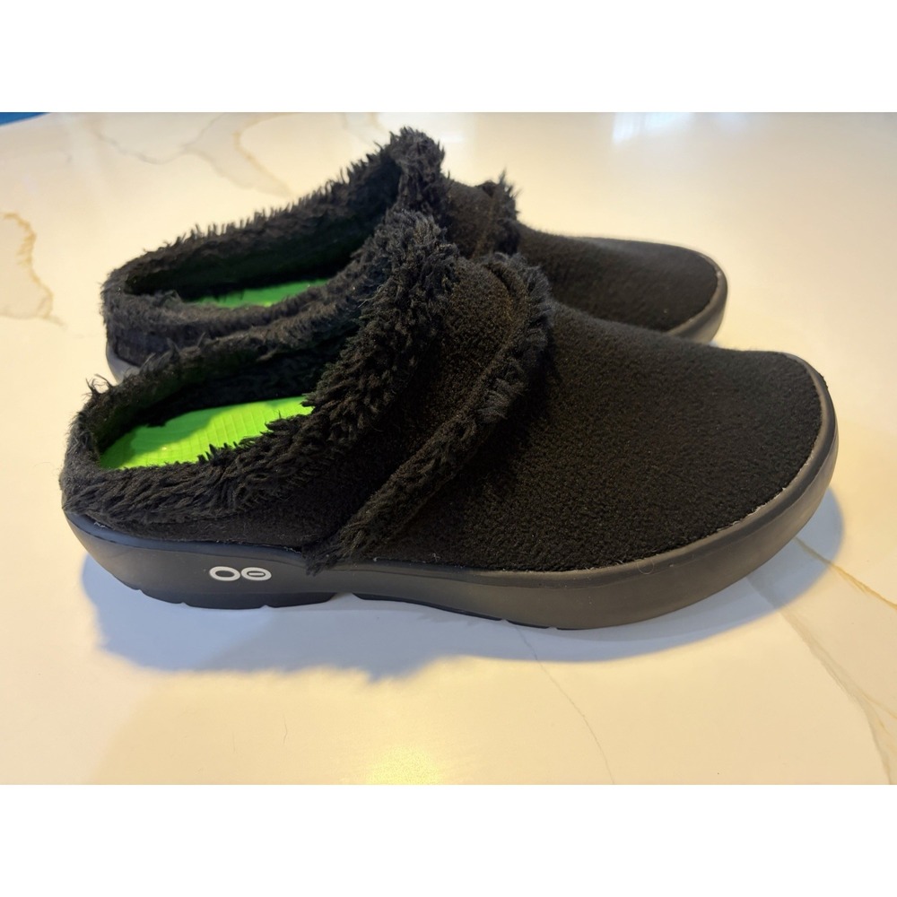 OOFOS OOcoozie Black Fleece Slip-On Recovery Shoes - Size Women's 11